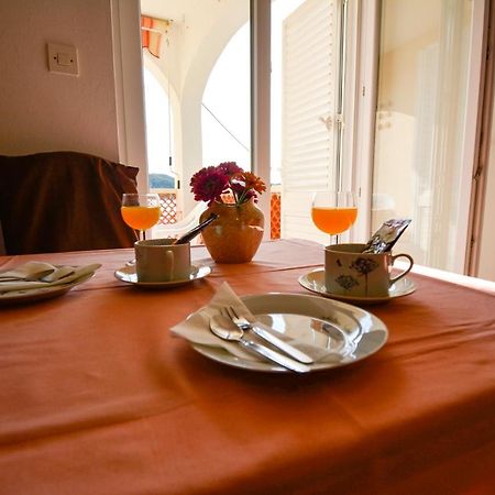 Apartmani Jasmina Supetarska Draga Eksteriør billede
